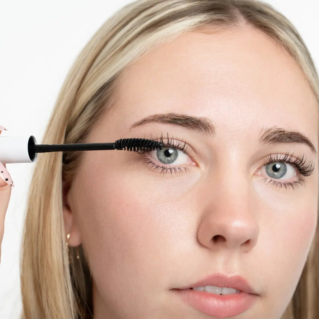 Flaunt® Serum Powered Mascara