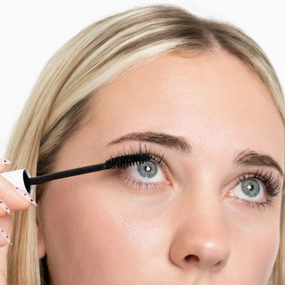 Flaunt® Serum Powered Mascara